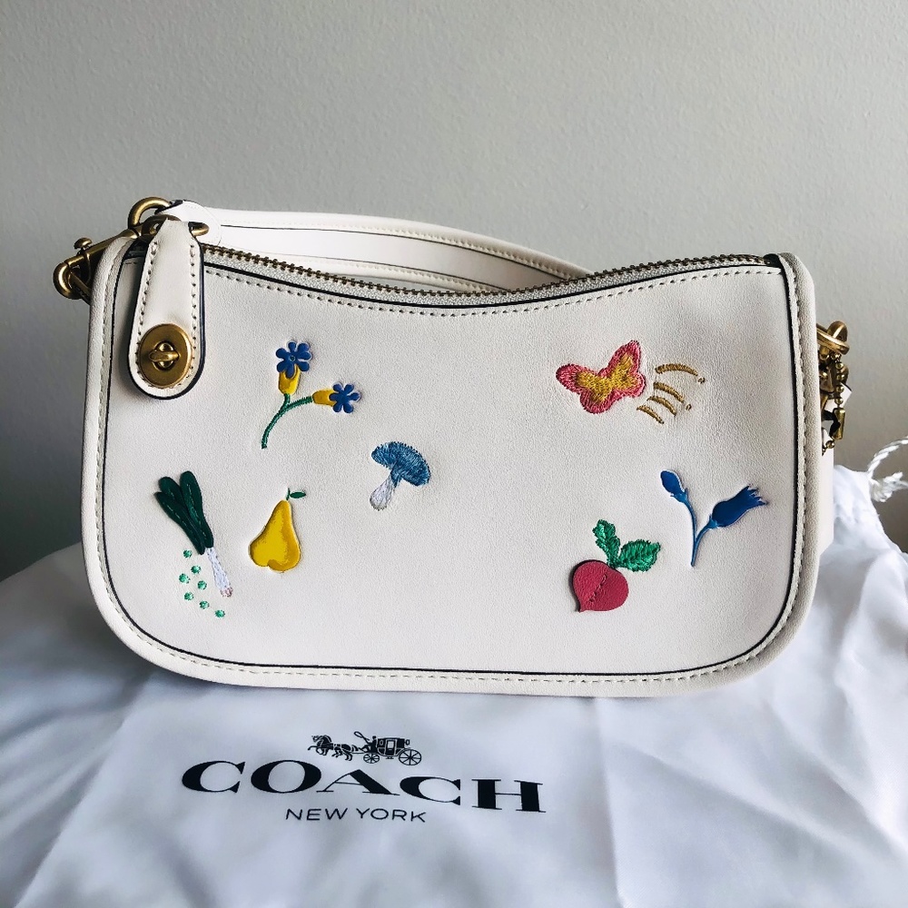 Coach Swinger 20 With Garden Embroidery